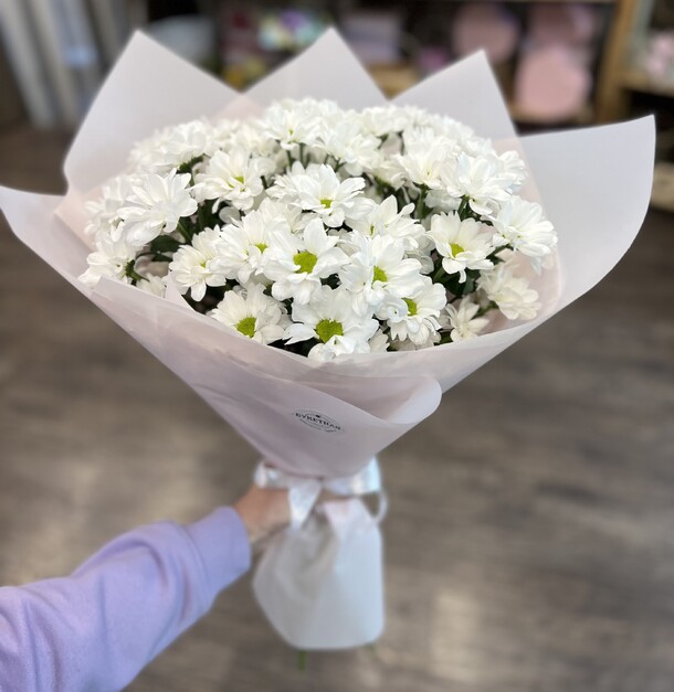 Ромашки - кустовые хризантемы, артикул F1337169 - 2520 рублей, доставка по городу. Flawery - доставка цветов