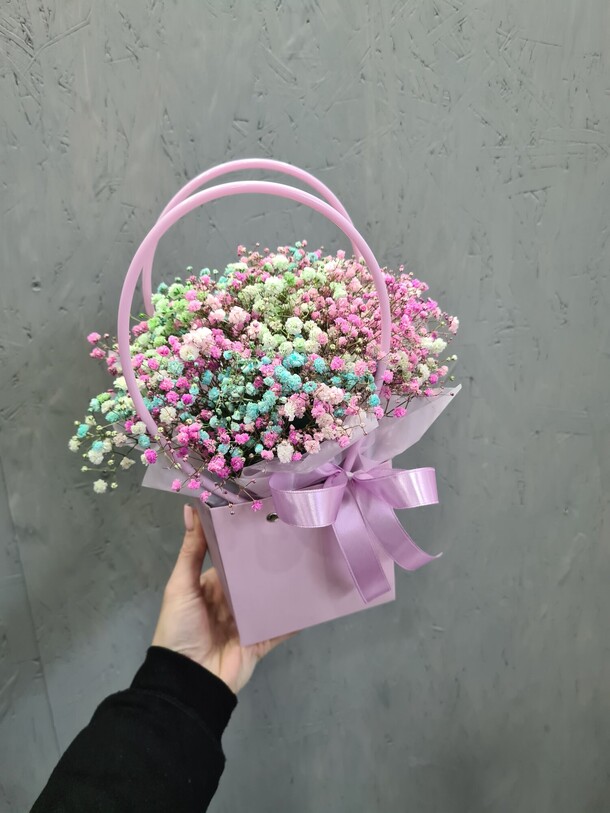 Сумочка с гипсофилой, артикул F1233031 - 3550 рублей, доставка по городу. Flawery - доставка цветов