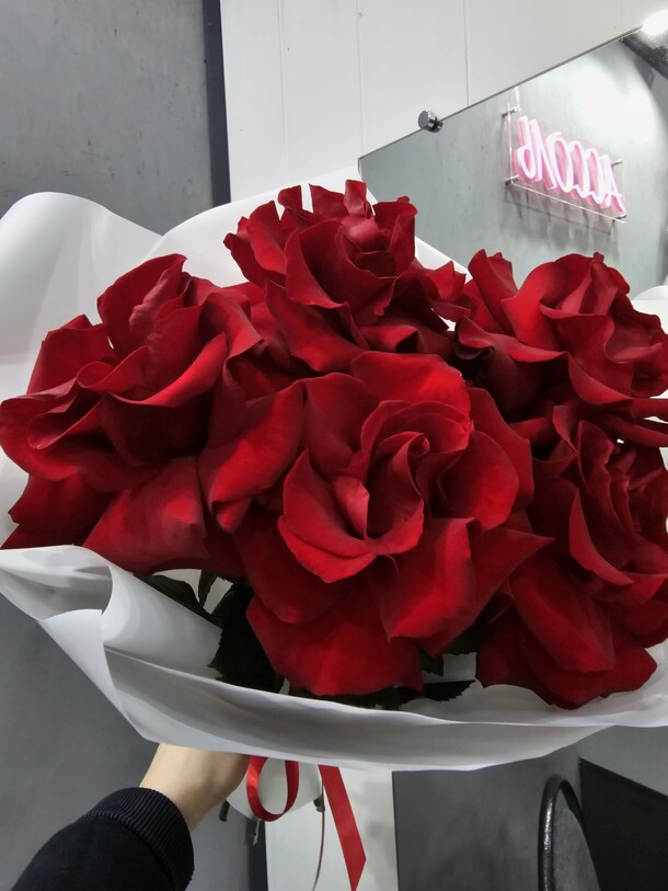 Розы французские 5, артикул F1388948 - 3750 рублей, доставка по городу. Flawery - доставка цветов