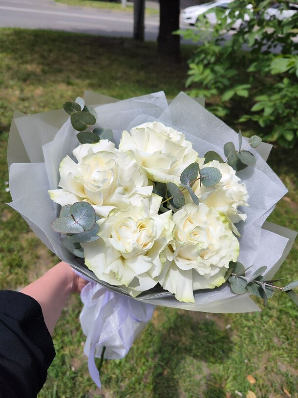 Букет французских роз, артикул F1308201 - 2890 рублей, доставка по городу. Flawery - доставка цветов