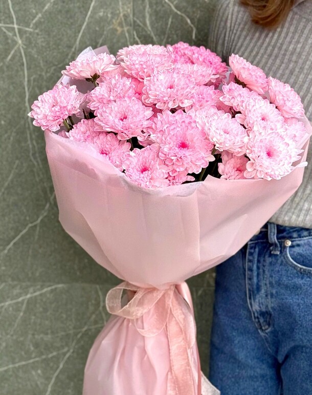 Букет из розовой хризантемы барби, артикул F1325397 - 2780 рублей, доставка по городу. Flawery - доставка цветов