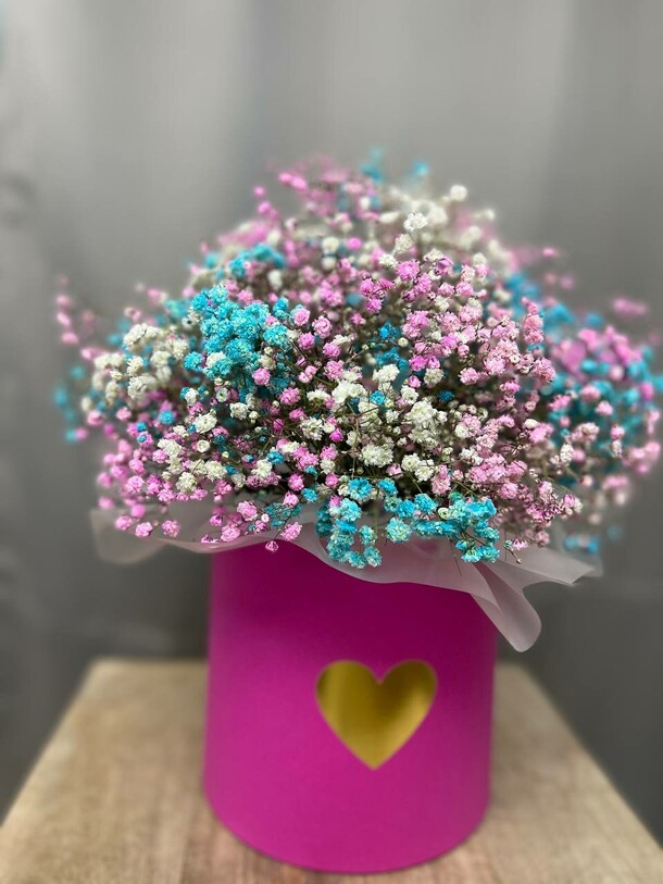 Гипсофила в шляпной коробке, артикул F1387088 - 3520 рублей, доставка по городу. Flawery - доставка цветов