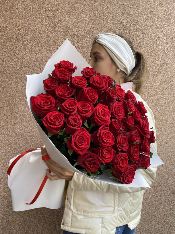 39 роз, артикул F1168328 - 18000 рублей, доставка по городу. Flawery - доставка цветов
