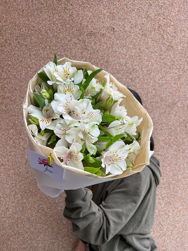 Белоснежка, артикул F1191510 - 3750 рублей, доставка по городу. Flawery - доставка цветов