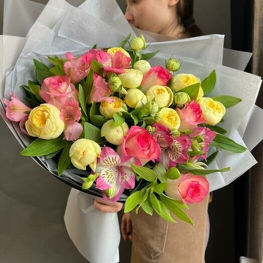 Пионовый букет с идеальными розами свежайшее поступление, артикул F1448889 - 14240 рублей, доставка по городу. Flawery - доставка цветов