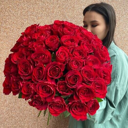 Розы 51 шт, артикул F1449037 - 23000 рублей, доставка по городу. Flawery - доставка цветов