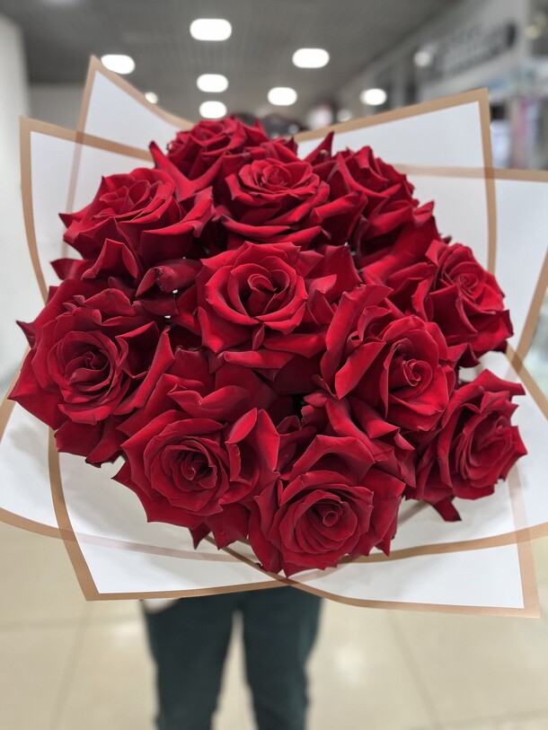 Бордо софи лорен, артикул F1228149 - 7990 рублей, доставка по городу. Flawery - доставка цветов