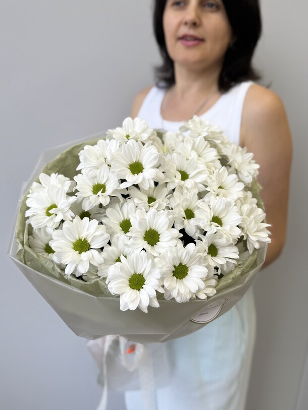 Ромашка хризантема букет, артикул F1436812 - 3250 рублей, доставка по городу. Flawery - доставка цветов