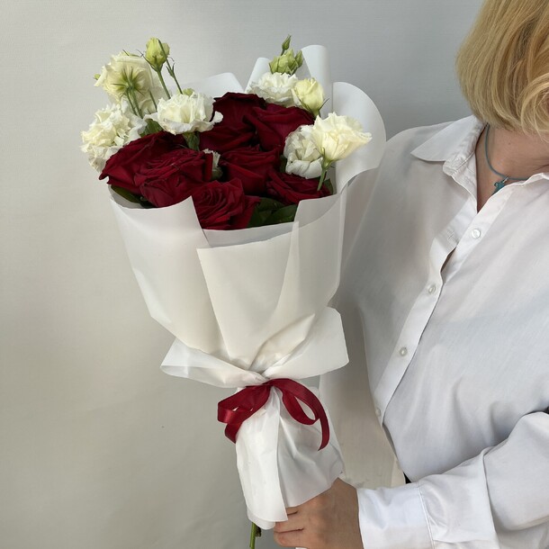 Авторский букет №2 - для женщины, девушки, артикул F1300028 - 7491 рублей, доставка по городу. Flawery - доставка цветов