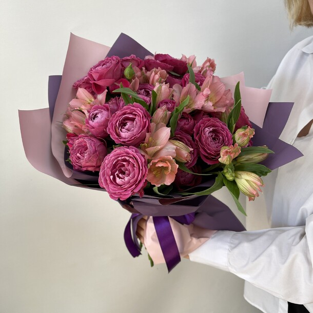 Авторский букет №4 - для женщины, девушки, артикул F1300044 - 12540 рублей, доставка по городу. Flawery - доставка цветов