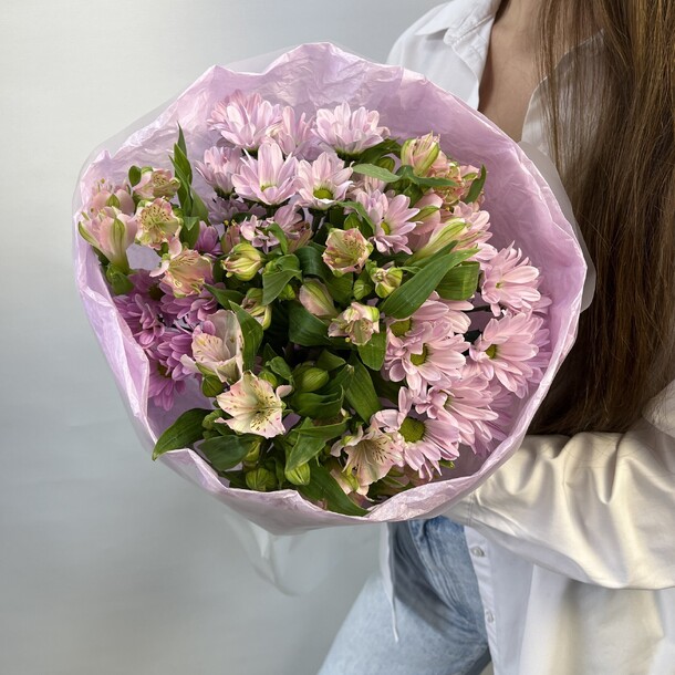 Авторский букет 10 - для девушки, артикул F1310077 - 3850 рублей, доставка по городу. Flawery - доставка цветов