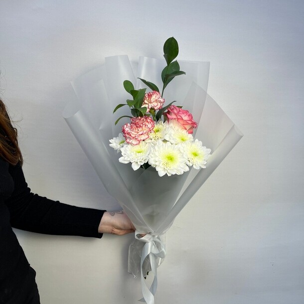 Авторский букет 69 - для девушки, артикул F1334320 - 2332 рублей, доставка по городу. Flawery - доставка цветов