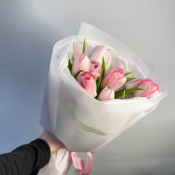 Авторский букет 115 - тюльпаны 15 шт, артикул F1378739 - 6985 рублей, доставка по городу. Flawery - доставка цветов