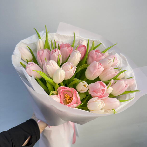 Авторский букет 117 - тюльпаны 35 шт, артикул F1378766 - 15785 рублей, доставка по городу. Flawery - доставка цветов