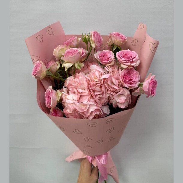 Авторский букет 191 - поцелуй, артикул F1418995 - 3487 рублей, доставка по городу. Flawery - доставка цветов