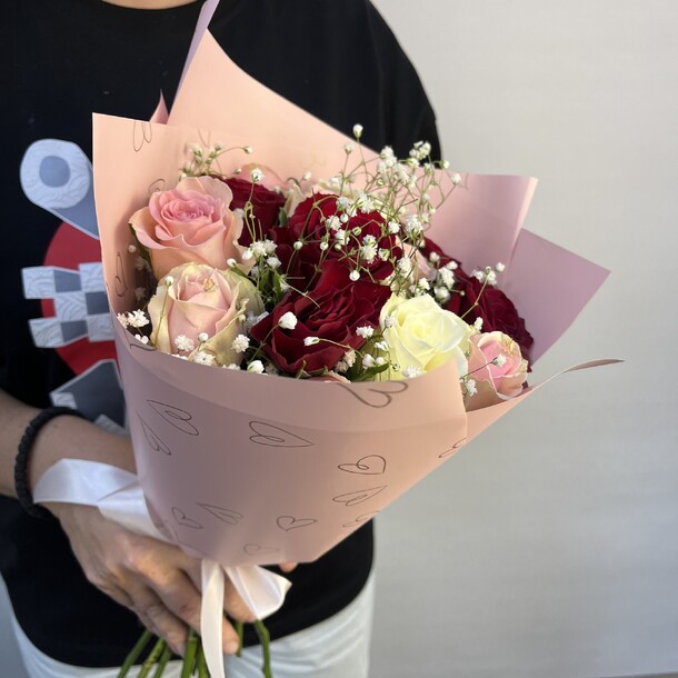 Авторский букет 203 - сердечный подарок, артикул F1433301 - 2805 рублей, доставка по городу. Flawery - доставка цветов