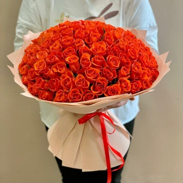 101 роза рыжая, артикул F1313812 - 15600 рублей, доставка по городу. Flawery - доставка цветов