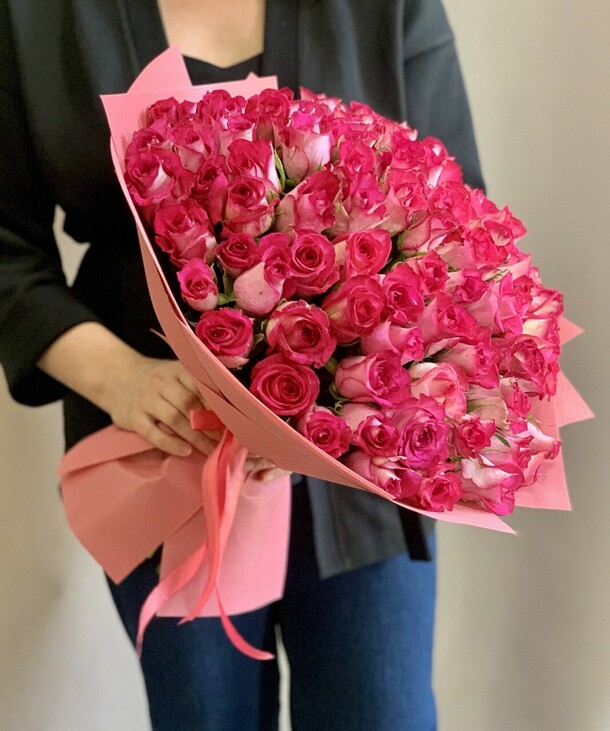 101 роза розово-белая, артикул F1319082 - 15600 рублей, доставка по городу. Flawery - доставка цветов