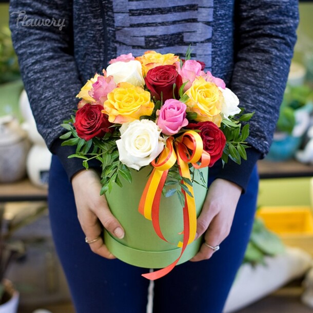 Подарочная коробка "взрыв эмоций", артикул F21523 - 5100 рублей, доставка по городу. Flawery - доставка цветов