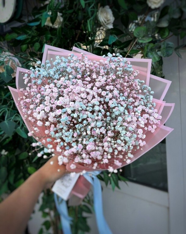 Нежный букет с гипсофилой, артикул F1206635 - 5390 рублей, доставка по городу. Flawery - доставка цветов