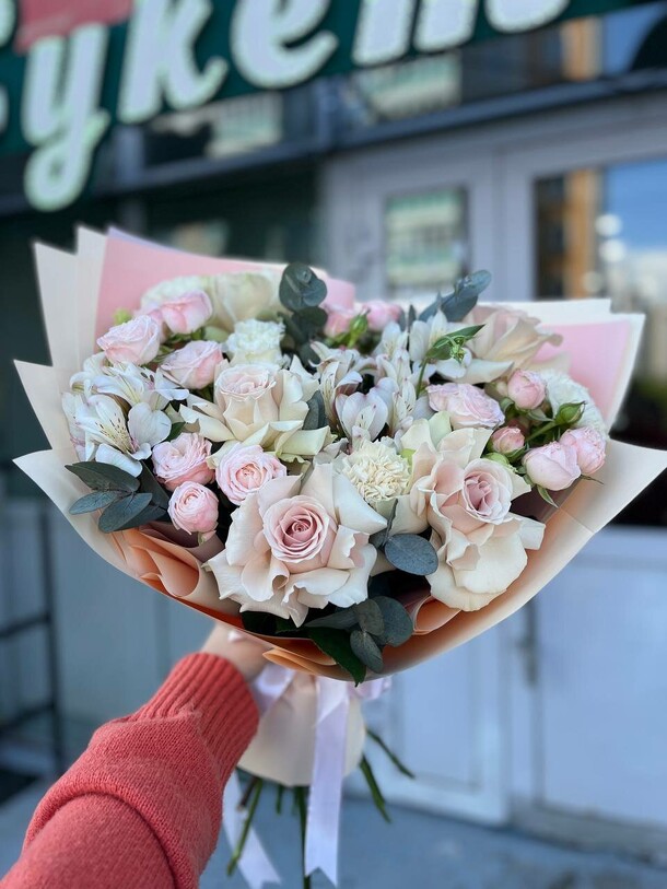 Авторский букет 225, артикул F1288668 - 15000 рублей, доставка по городу. Flawery - доставка цветов