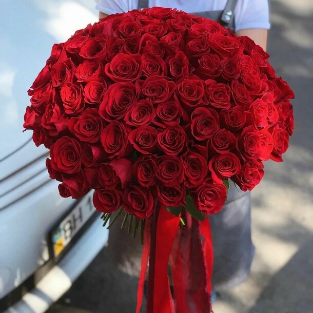 101 красная роза, артикул F1377812 - 70680 рублей, доставка по городу. Flawery - доставка цветов