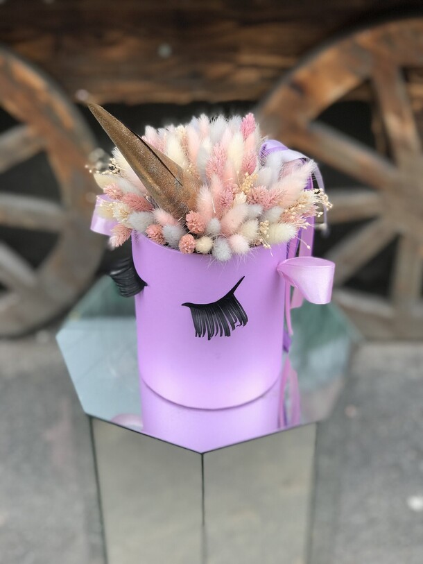 Букет «единорог сиреневый», артикул F1179628 - 6500 рублей, доставка по городу. Flawery - доставка цветов