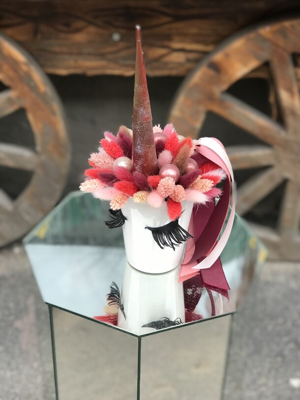 Букет «единорог с шарами», артикул F1179656 - 3900 рублей, доставка по городу. Flawery - доставка цветов