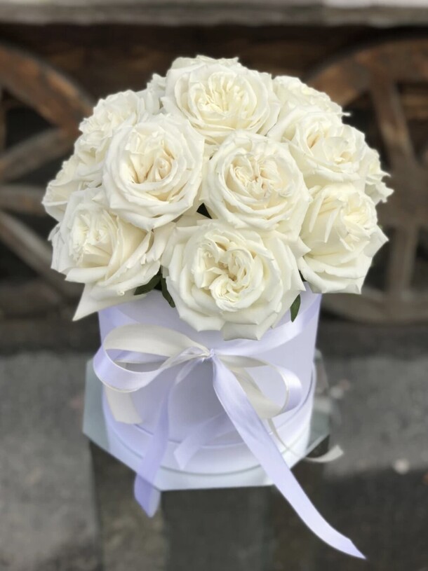 Коробочка «белое облако», артикул F1249164 - 9500 рублей, доставка по городу. Flawery - доставка цветов