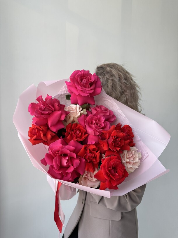 Букет из французских роз, артикул F1283603 - 7990 рублей, доставка по городу. Flawery - доставка цветов