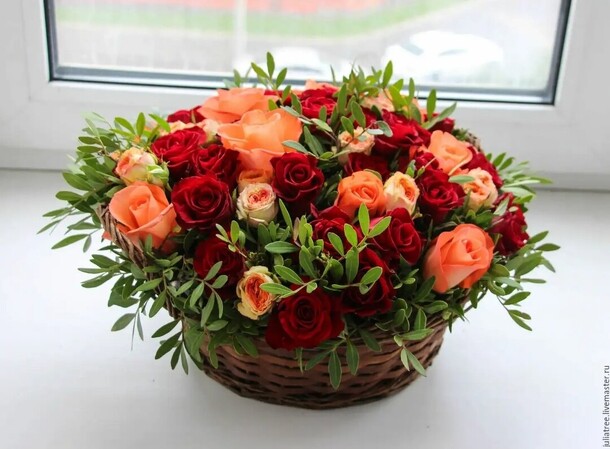 Огни москвы, артикул F1082731 - 12592 рублей, доставка по городу. Flawery - доставка цветов