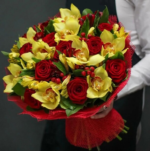 Виолетта, артикул F1087242 - 12884 рублей, доставка по городу. Flawery - доставка цветов