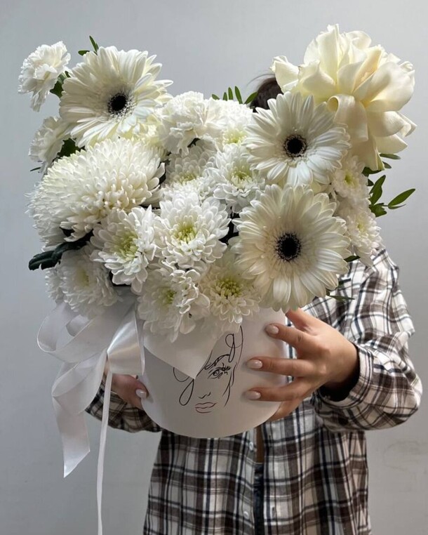 Белый барс, артикул F1282413 - 8462 рублей, доставка по городу. Flawery - доставка цветов