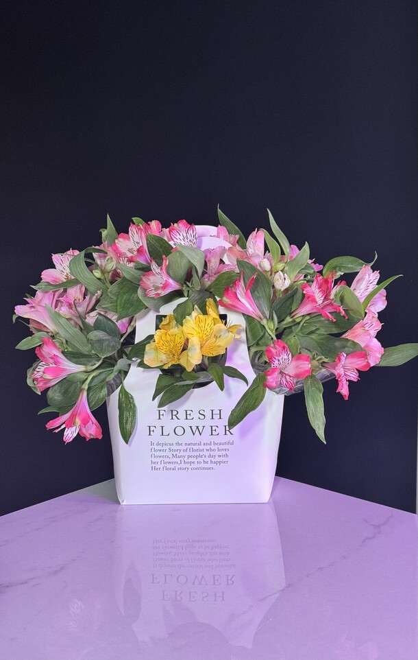 Композиция из альстромерии, артикул F1532965 - 4890 рублей, доставка по городу. Flawery - доставка цветов