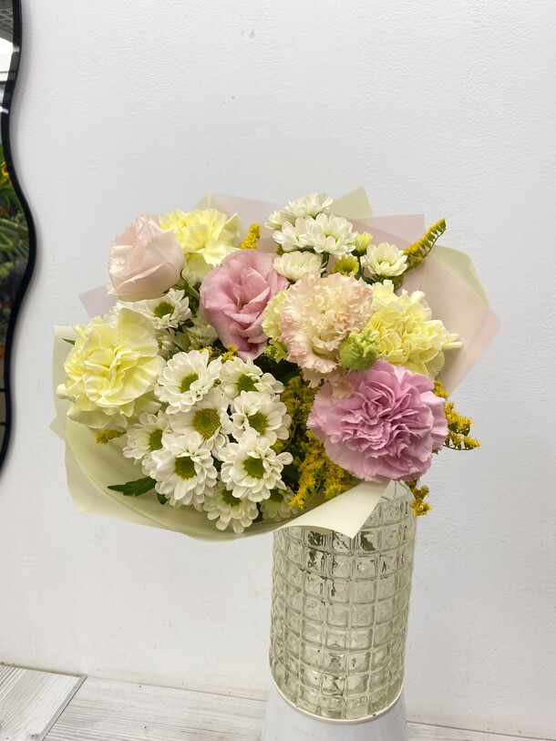 Нежный букет для девушка, артикул F1308029 - 4500 рублей, доставка по городу. Flawery - доставка цветов