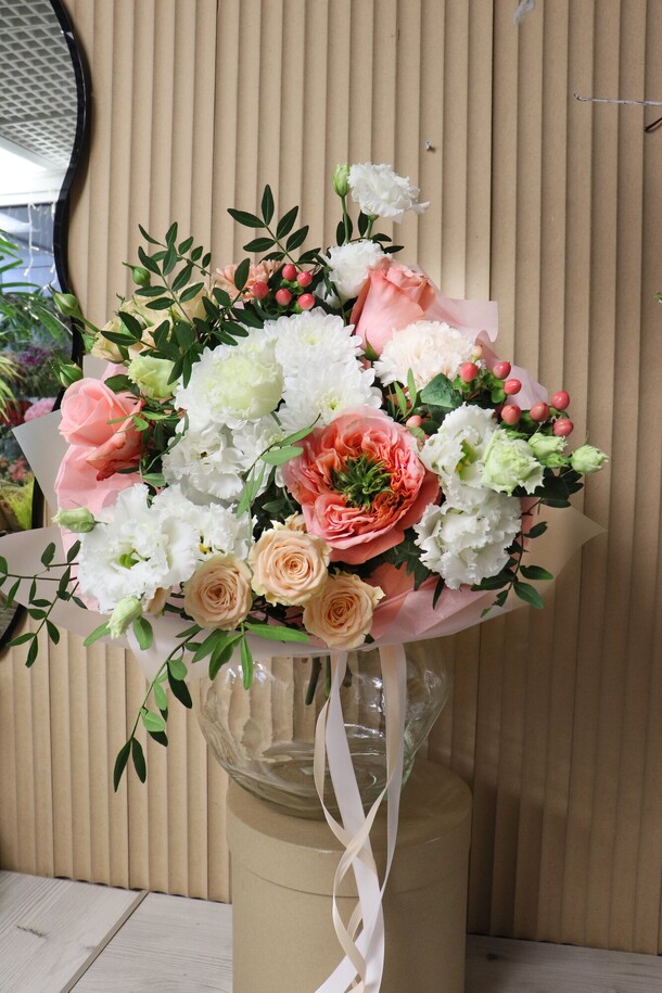 Нежный, воздушный букет с пионовидной розой, артикул F1366545 - 7500 рублей, доставка по городу. Flawery - доставка цветов