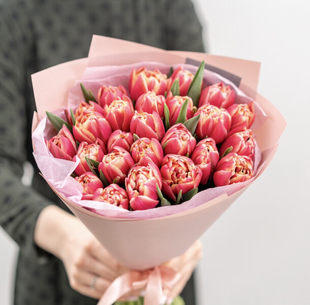 Букет из пионовидных тюльпанов, 21 шт, артикул F1383965 - 4500 рублей, доставка по городу. Flawery - доставка цветов