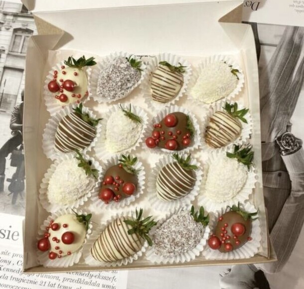 Клубника в шоколаде с кокосом, артикул F1318268 - 5280 рублей, доставка по городу. Flawery - доставка цветов