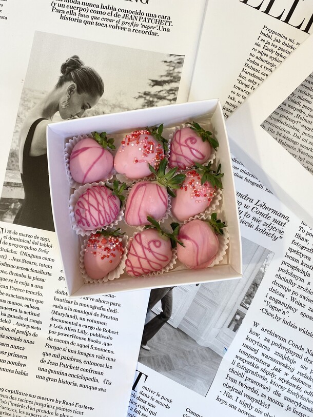 Набор клубники в шоколаде, артикул F1318468 - 2970 рублей, доставка по городу. Flawery - доставка цветов