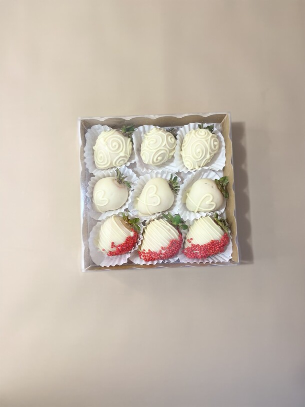 Клубника в шоколаде сердце, артикул F1325426 - 2970 рублей, доставка по городу. Flawery - доставка цветов