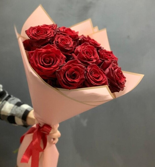 Букет из 11 роз, артикул F1452114 - 4900 рублей, доставка по городу. Flawery - доставка цветов