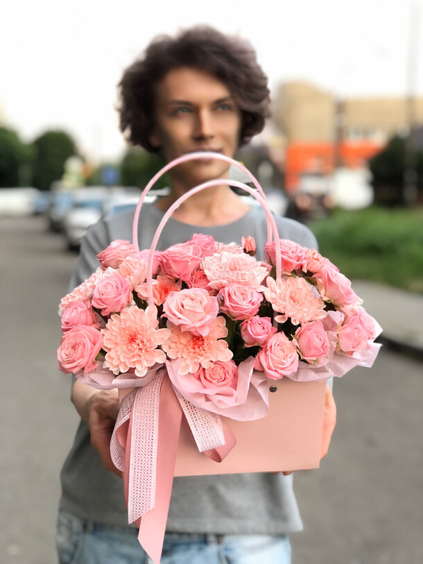 Сумочка в персиковых тонах, артикул F1203683 - 3690 рублей, доставка по городу. Flawery - доставка цветов