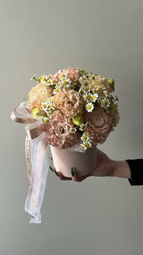 Ромашка с эустомой, артикул F1293946 - 2499 рублей, доставка по городу. Flawery - доставка цветов