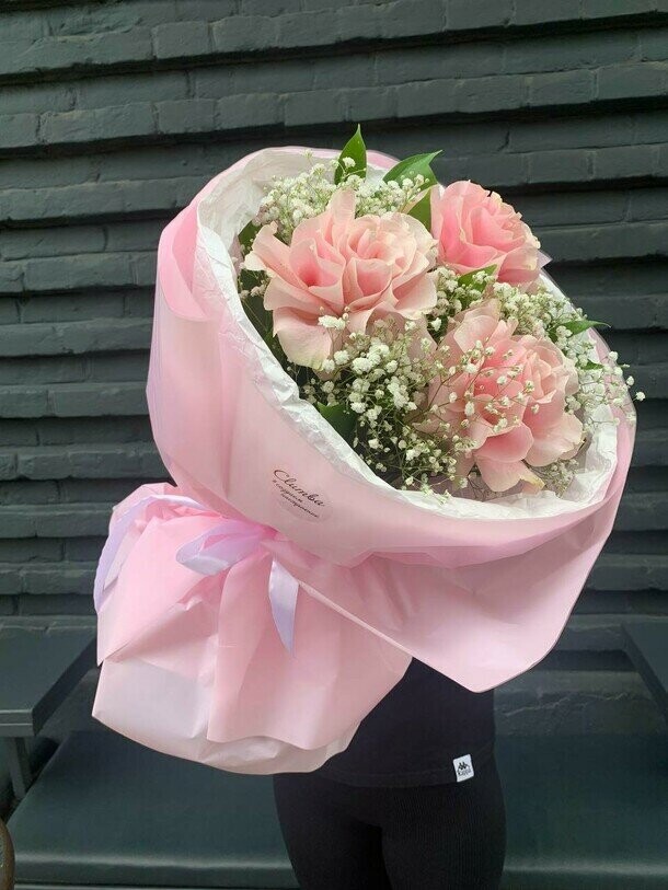 Французская роза и гипсофила, артикул F1317478 - 2450 рублей, доставка по городу. Flawery - доставка цветов