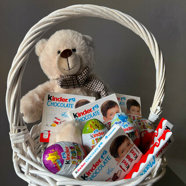 Подарочный сладкий набор+мишка, артикул F1410515 - 8000 рублей, доставка по городу. Flawery - доставка цветов