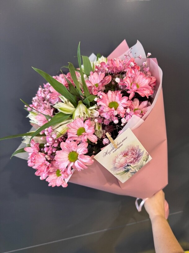 Букет сборный, артикул F1367698 - 3400 рублей, доставка по городу. Flawery - доставка цветов