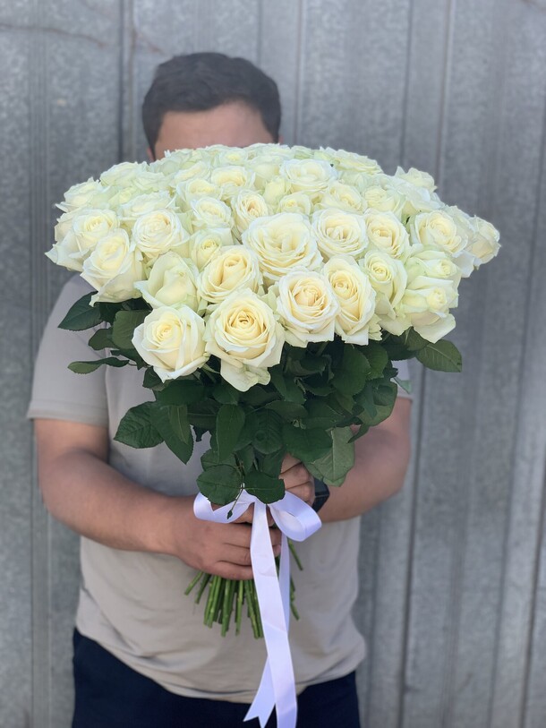 Роза белая, артикул F1200419 - 16839 рублей, доставка по городу. Flawery - доставка цветов