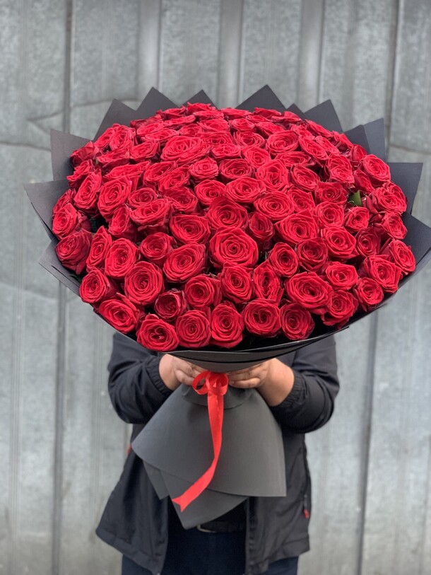Букет 101 роза, артикул F1200471 - 38501 рублей, доставка по городу. Flawery - доставка цветов