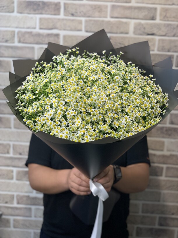 Букет из танацетума, артикул F1200874 - 11713 рублей, доставка по городу. Flawery - доставка цветов
