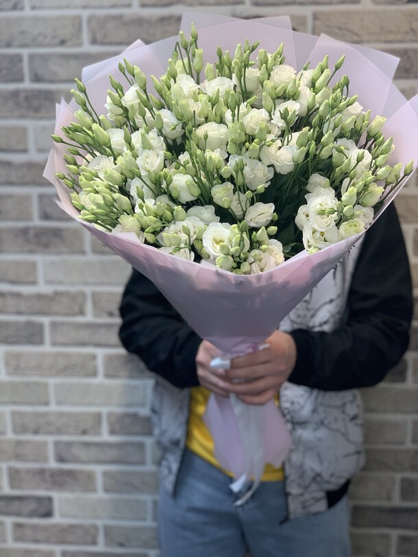 Букет из эустома, артикул F1203293 - 16911 рублей, доставка по городу. Flawery - доставка цветов